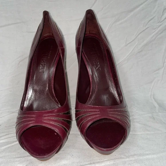 Alexander McQueen open toe stilettos. - Picture 2 of 7